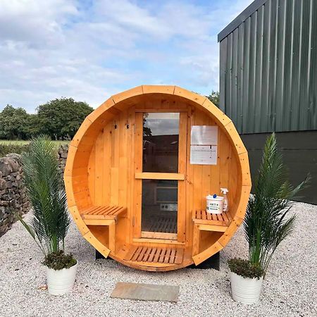 Clover Lodge Честърфилд Екстериор снимка